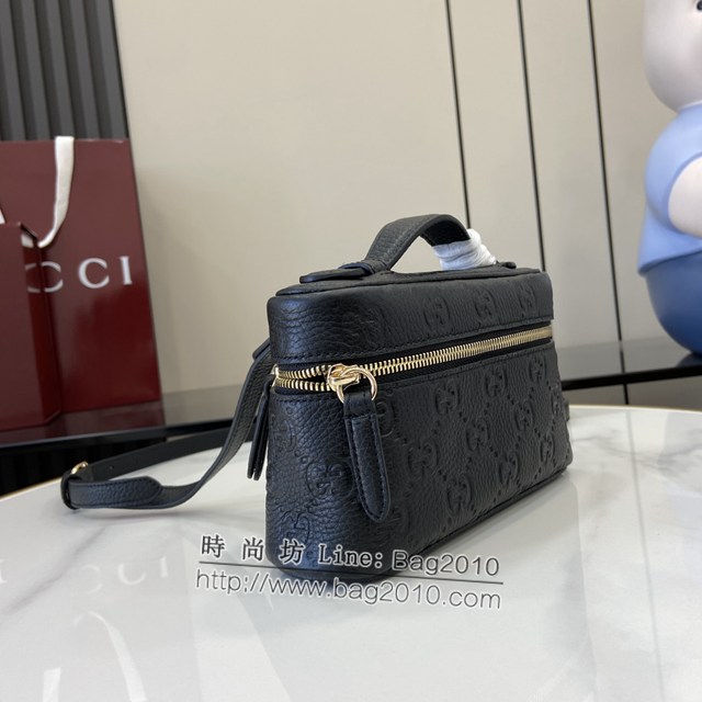 Gucci專櫃古馳最新款Emblem系列超迷你手袋化妝包 jh2063型號：815949